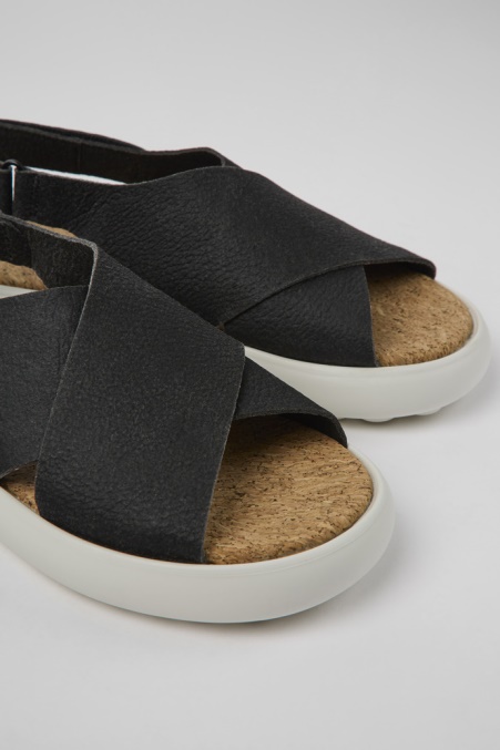 Camper De Design Pelotas Flota Schwarz-weiße Ledersandalen Für Damen