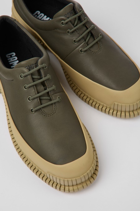 Exklusive Camper De Pix Lederschuhe In Grün Und Beige Für Damen