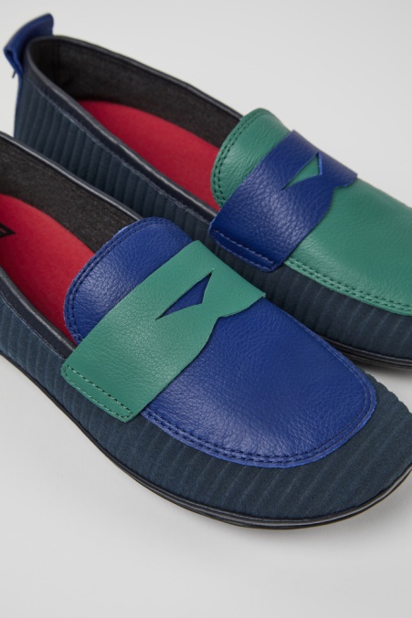 Neu Eingetroffene Damenschuhe Von Camper De Twins In Blau Und Grün Aus Recyceltem Leder