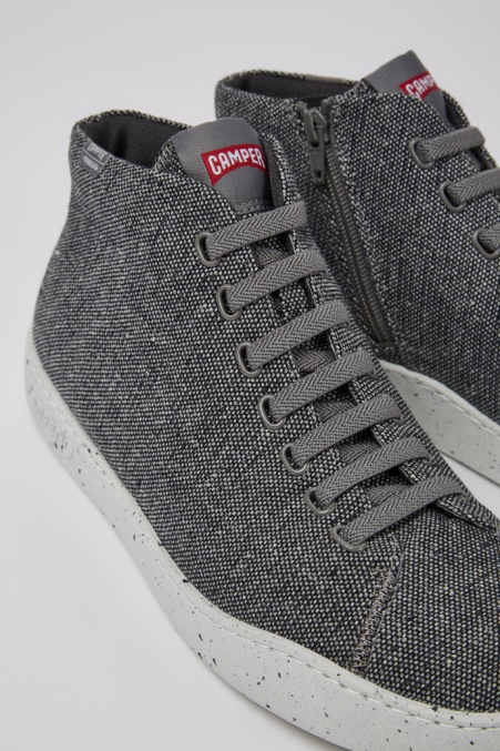 Peu Touring Grau-schwarze Sneaker Aus Recycelter Wolle Für Herren Exklusiv Von Camper De