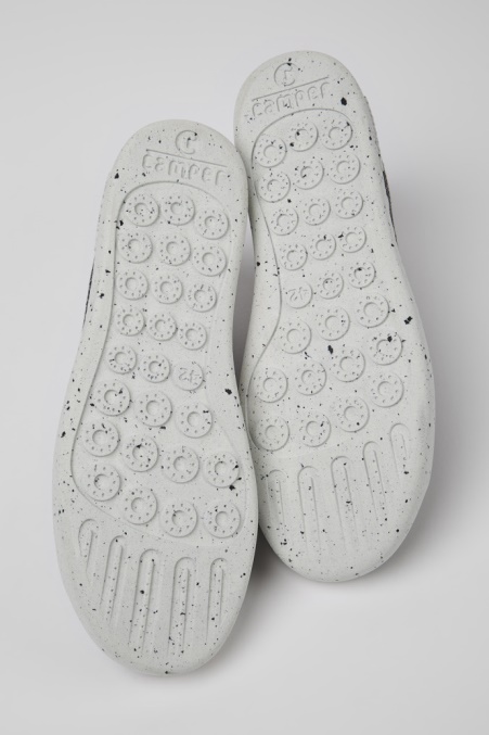 Peu Touring Grau-schwarze Sneaker Aus Recycelter Wolle Für Herren Exklusiv Von Camper De