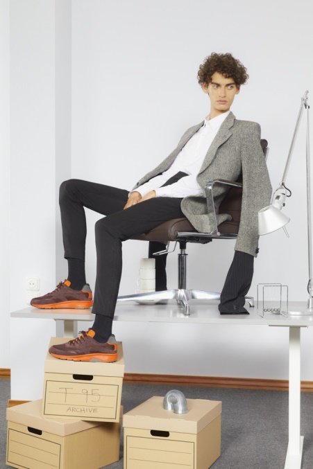 Design Drift Weinrote Und Orangefarbene Textilsneaker Für Herren Camper De