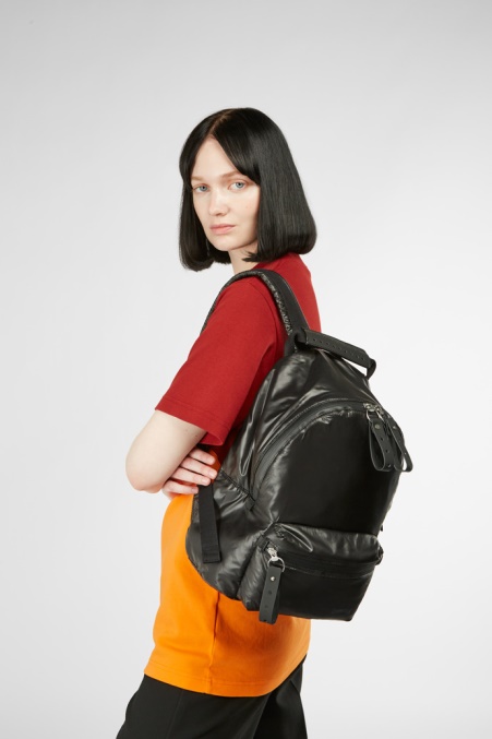 Design Ado Schwarzer Rucksack Aus Recyceltem Nylon Camper De