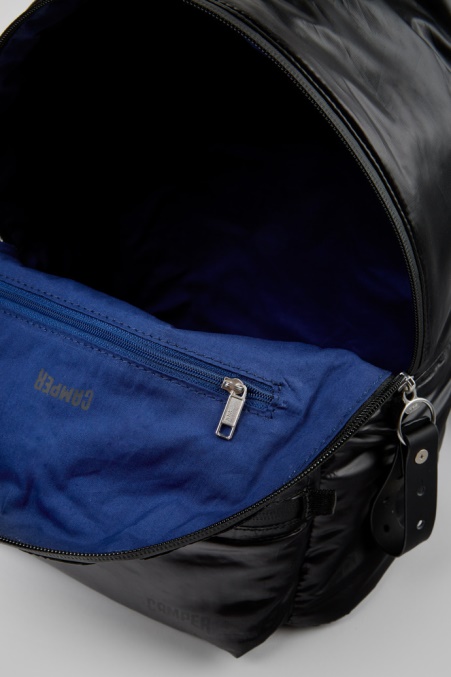 Design Ado Schwarzer Rucksack Aus Recyceltem Nylon Camper De