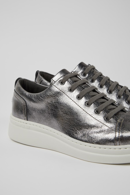 Camper De Design Runner-up-sneakers Aus Grauem Metallic-leder Für Damen