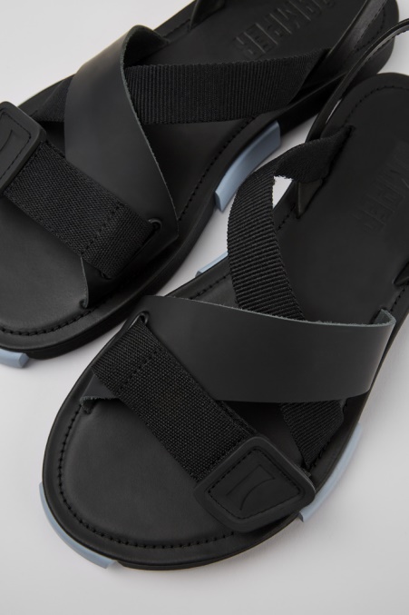 Camper De Design Set Sandalen Aus Schwarzem Leder Und Recycelten Haustieren Für Herren