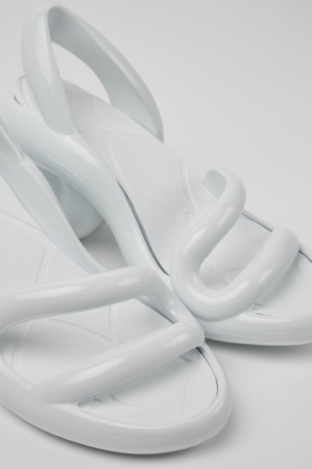 Kobarah Weiß Unisex Sandalen Exklusiv Camper De