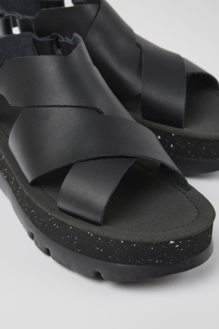 Design Oruga Up Schwarze Ledersandalen Für Damen Camper De